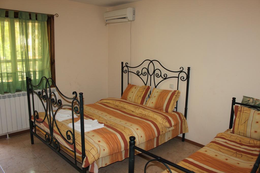 Guest House Chinarite Sandanski Rom bilde